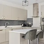 Holiday home Dublin Premier Oasis