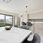 Dublin Premier Oasis Holiday home